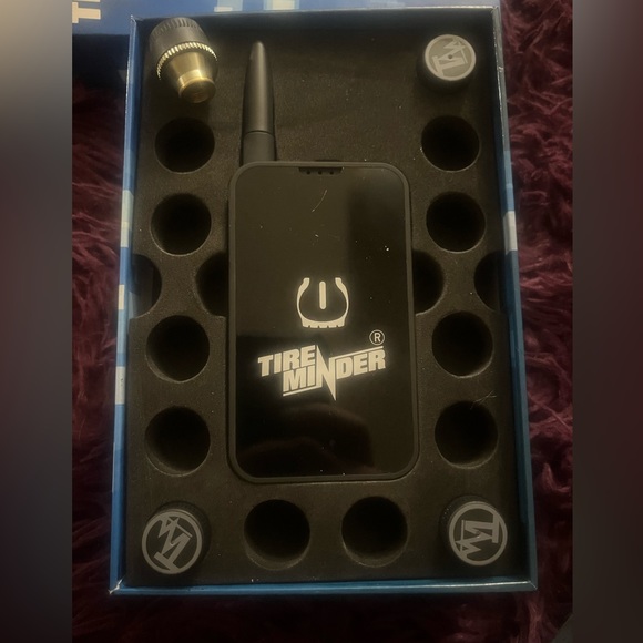 Tire Minder Tire Pressure Monitoring System (TPMS) - Picture 4 of 5